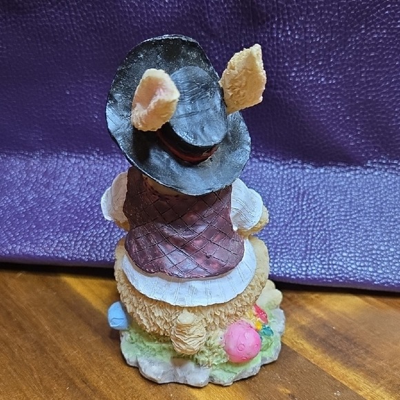 Easter Bunny Figurine with Vest and Top Hat‎ - Picture 3 of 6